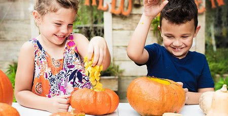 Dzień Wszystkich Świętych czy Halloween? Świętuj jedno i drugie ze swoimi dziećmi